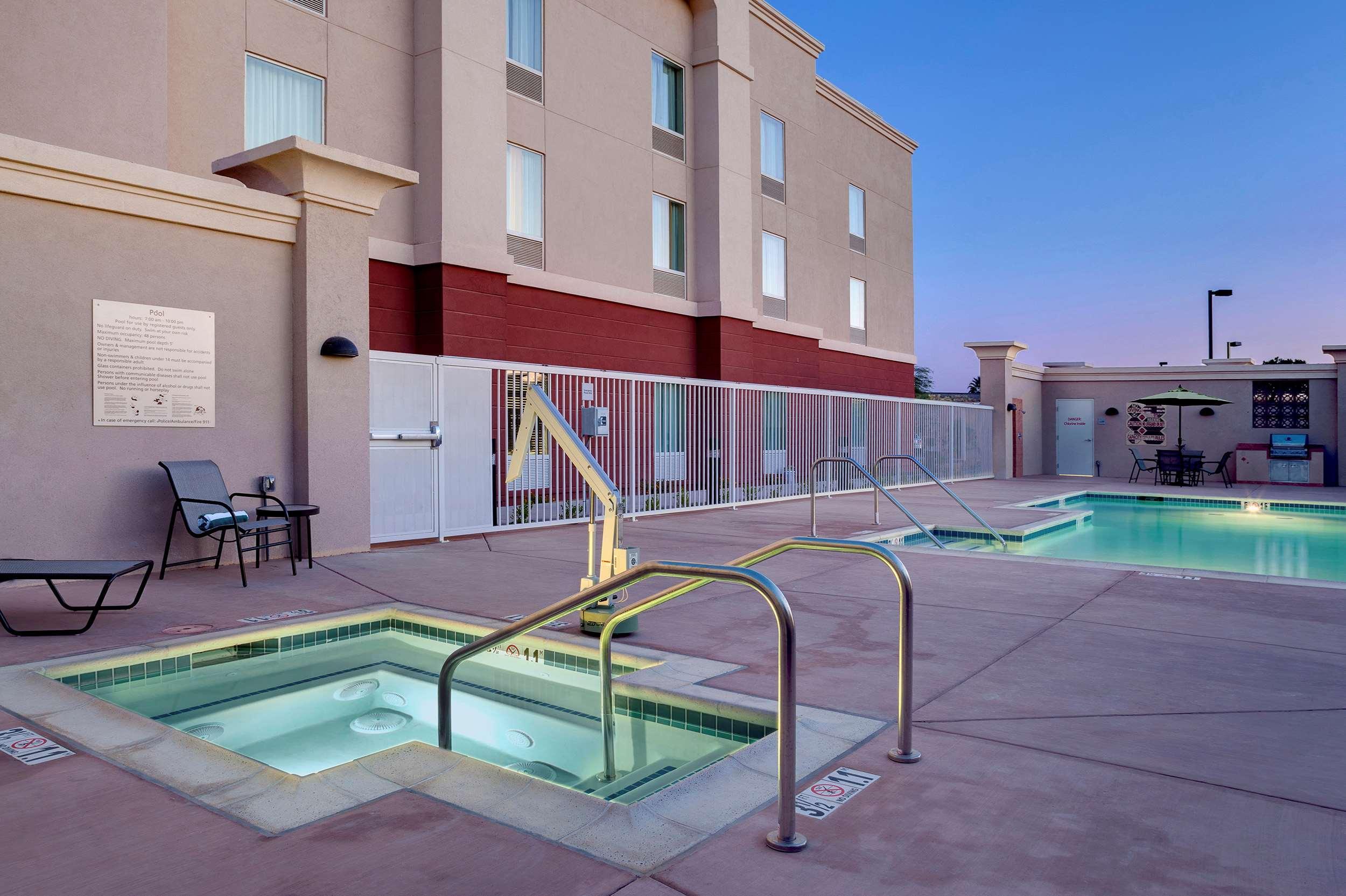 Hampton Inn & Suites Blythe, Ca מראה חיצוני תמונה